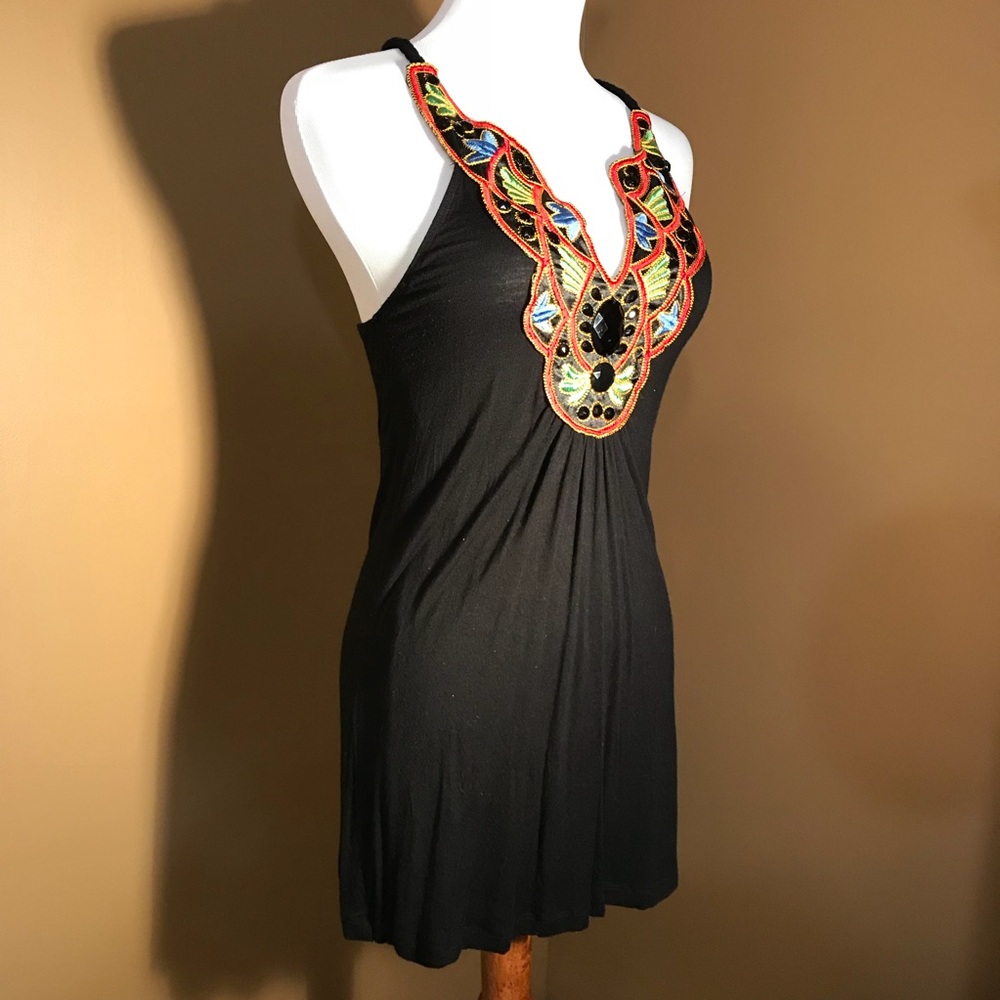 6 degrees embroidered black tank, size small